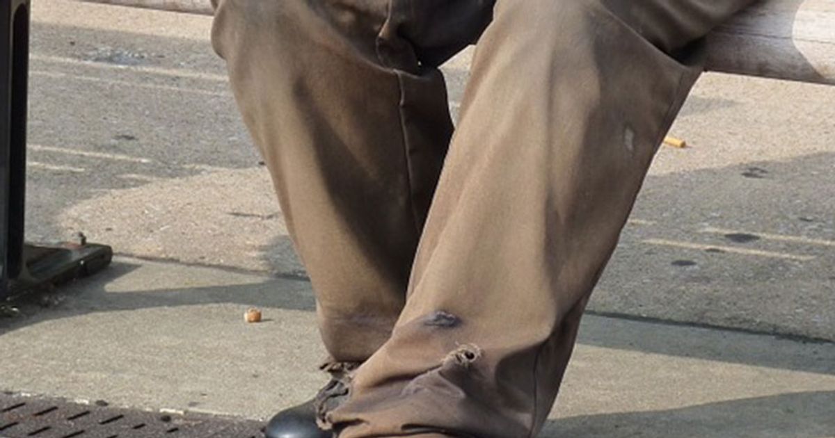 Clochard restituisce 50 euro ricevuti da un bambino