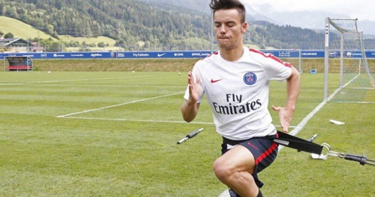 La foto del Paris SaintGermain sembra un8217illusione ottica