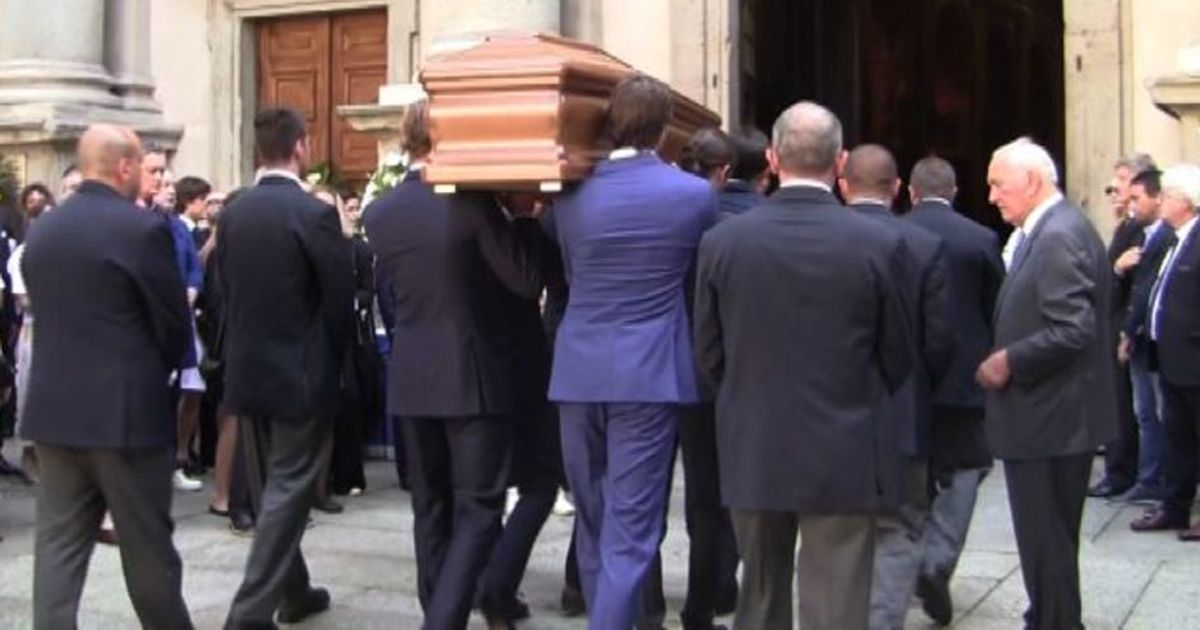 A Milano l’addio a Marta Marzotto: “Ricordatela con un sorriso”