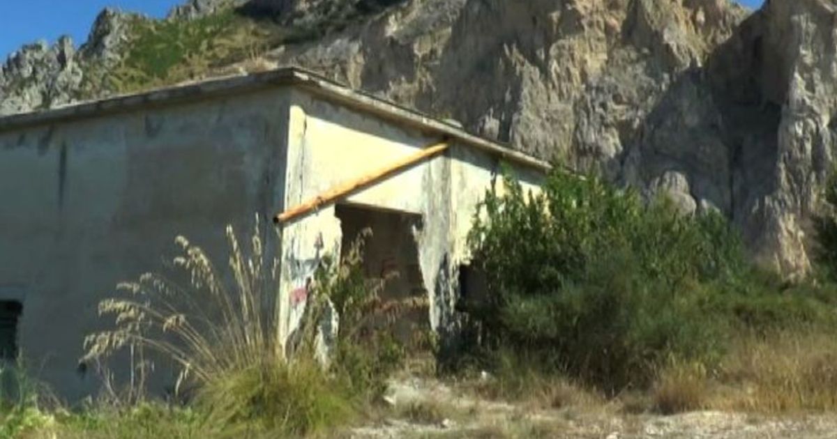 A Caserta uccide la convivente a coltellate e si costituisce