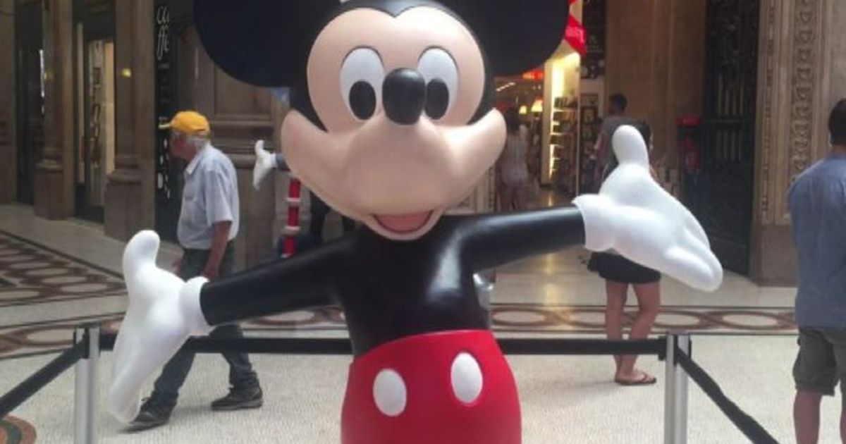 8220Topolino e l8217Italia8221 a Roma 26 statue di eccellenze italiane