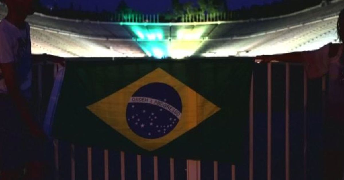 Rio 2016, lo stadio di Atene si illumina coi colori brasiliani