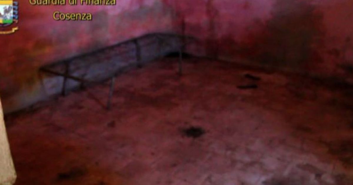 Vittime caporalato alloggiate in porcili: 49 denunce in Calabria