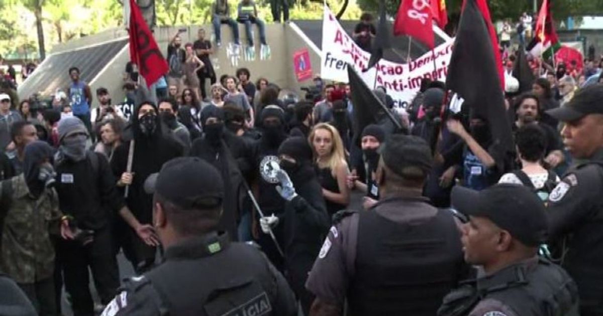 Rio 2016, l’altra faccia dell’Olimpiade: proteste contro i Giochi