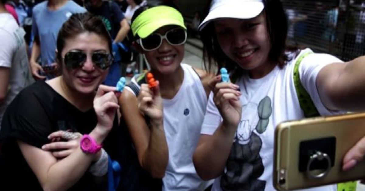 Pokémon Go mania, a Hong Kong la prima caccia di gruppo PokéWalk