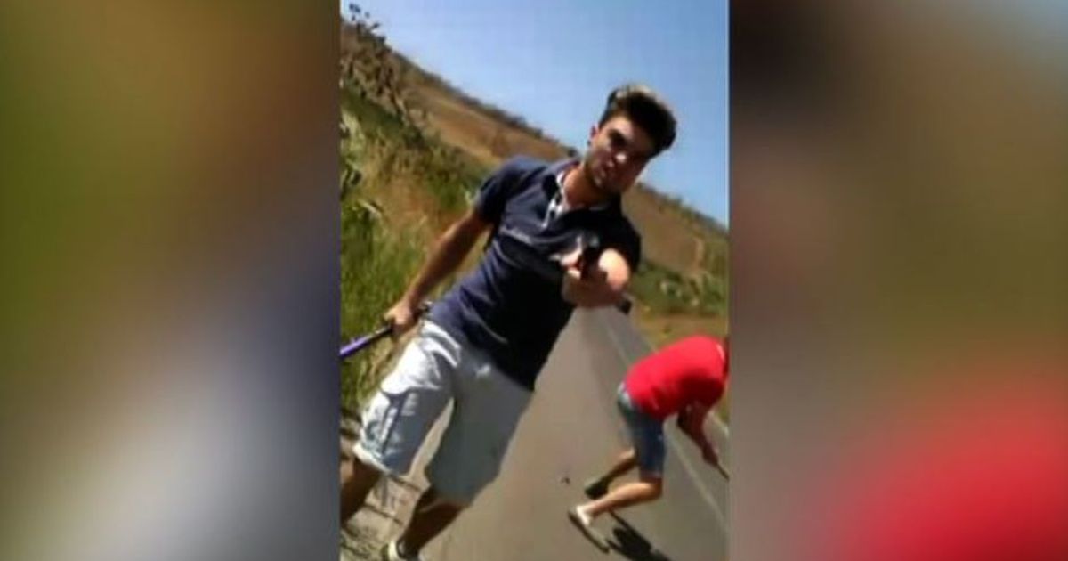 Le immagini dell’aggressione ai giovani egiziani nel catanese