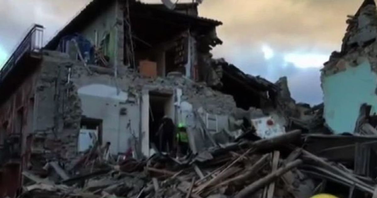 Sisma, testimone ad Accumoli: “Cadeva tutto, il letto si alzava”