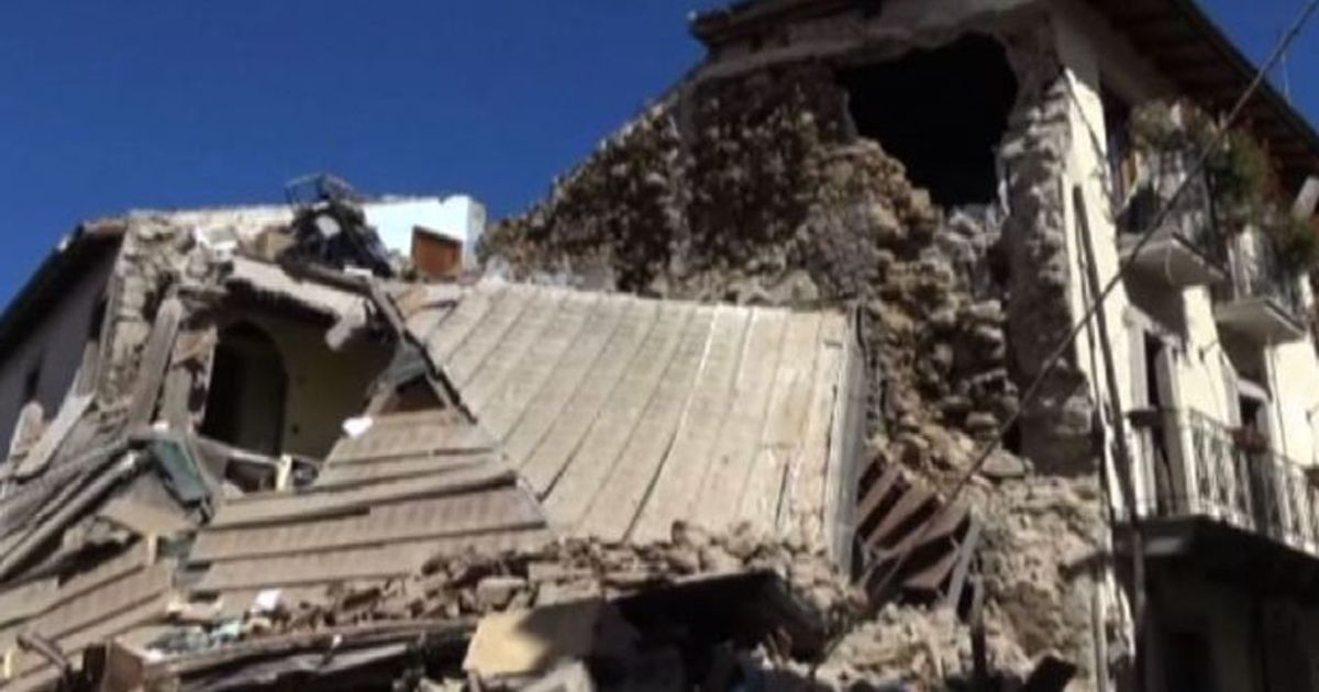 Sindaco di Amatrice commosso: penso ad amici che non ci sono più