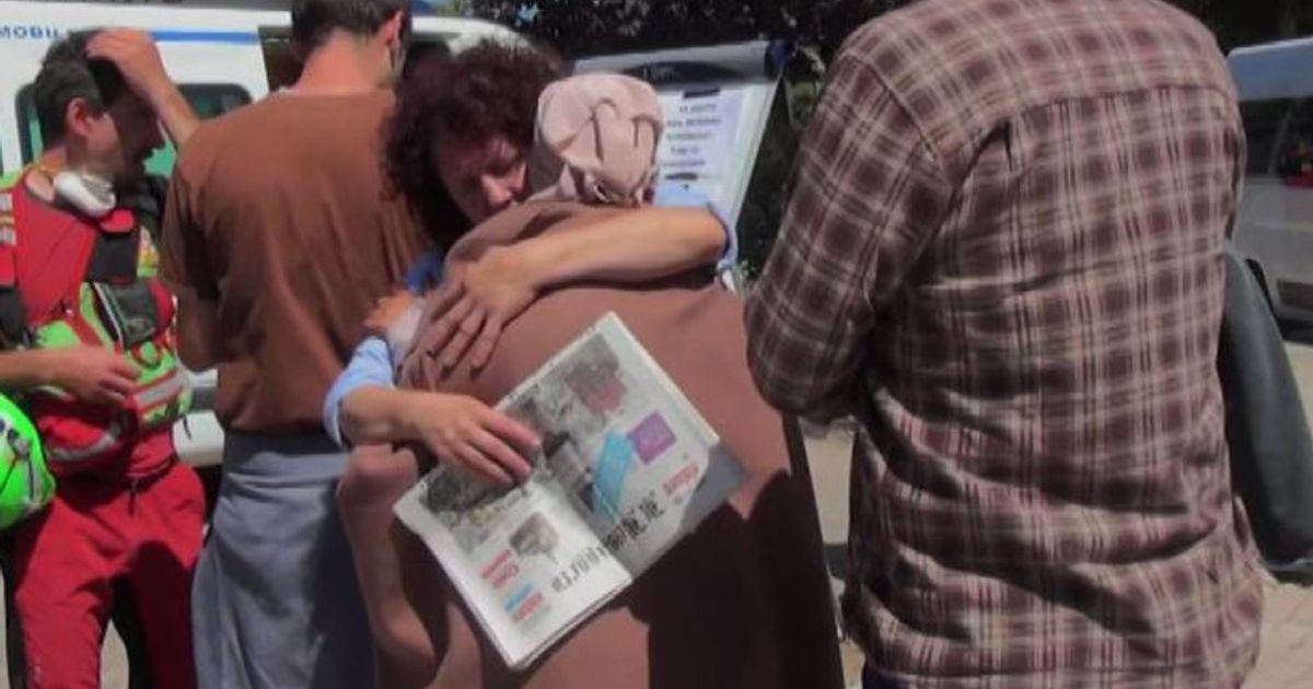 “Ingresso popolazione”: il palazzetto di Amatrice per gli aiuti