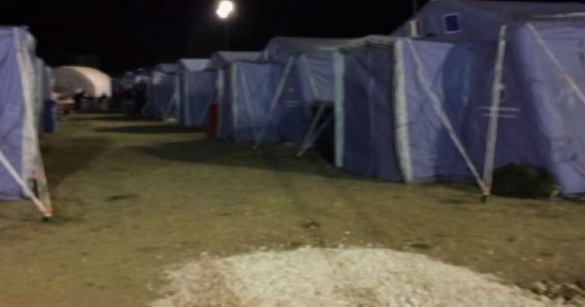 La notte nella tendopoli di Amatrice, tra gli sfollati
