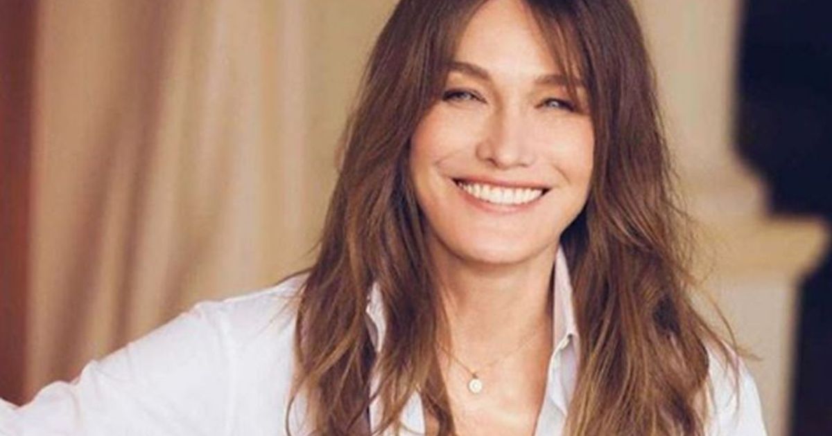 “Buonanotte Fiorellino” Carla Bruni torna a cantare sui social