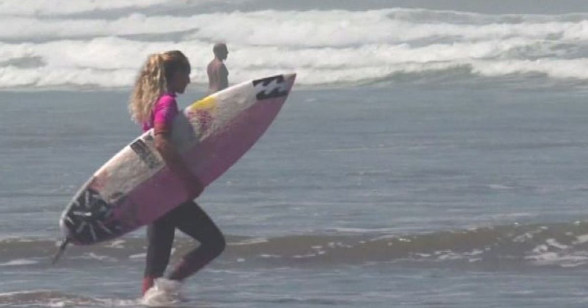 Il Marocco ospita una competizione di surf femminile