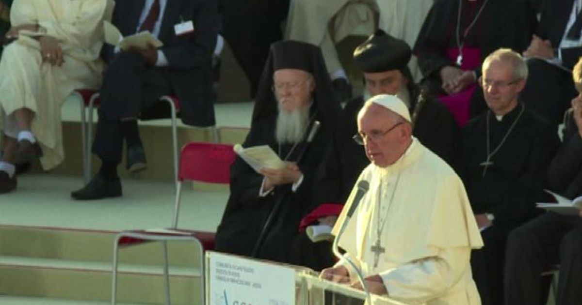 Il Papa ad Assisi 30: “Solo la pace è santa, non la guerra”