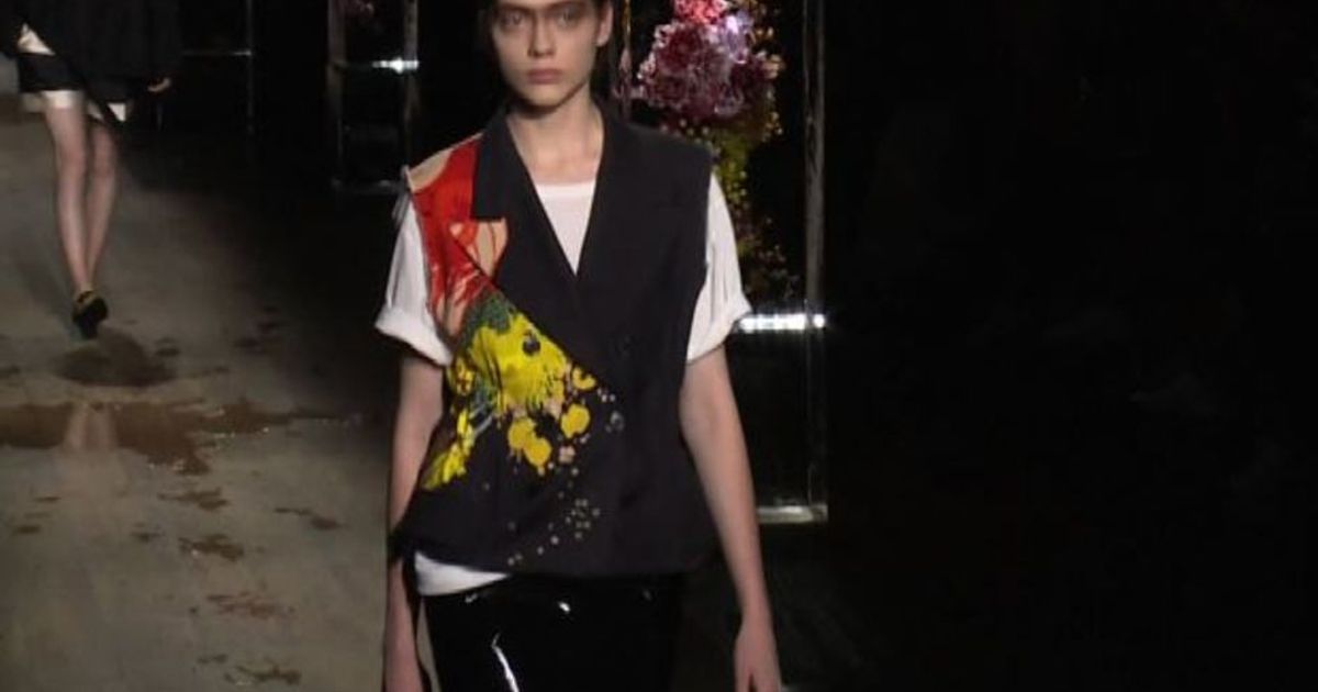 A Parigi sfilano i vestiti-giardino di Dris Van Noten