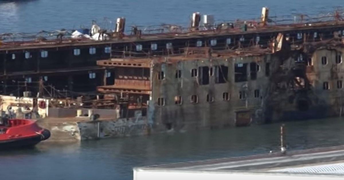 Costa Concordia: l’ultimo viaggio di uno scheletro arrugginito