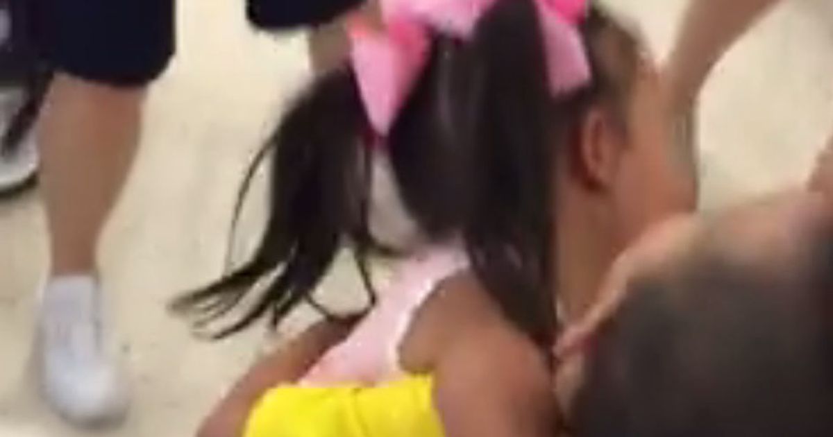 Bimbi, amici in orfanotrofio, si incontrano dopo mesi