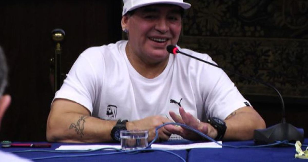 Maradona show: “Equitalia? Venga alla Partita della Pace”