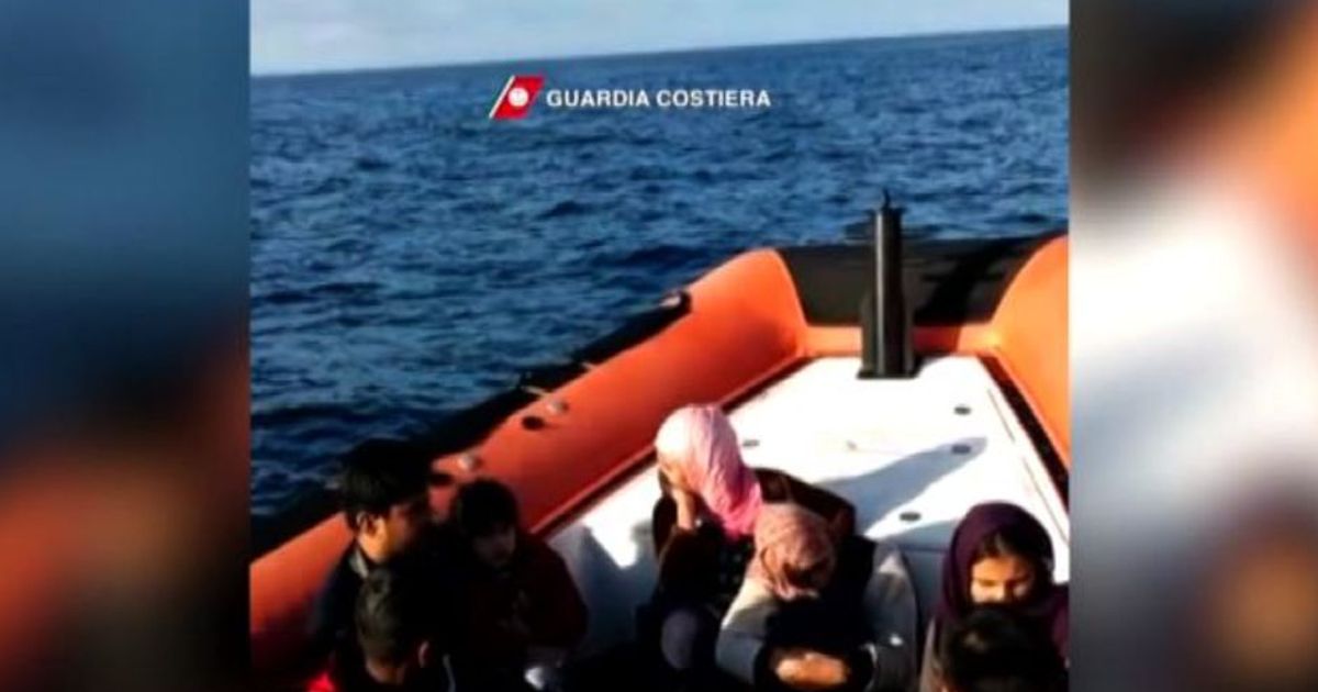 Oltre 4mila migranti salvati in mare sbarcano nei porti italiani
