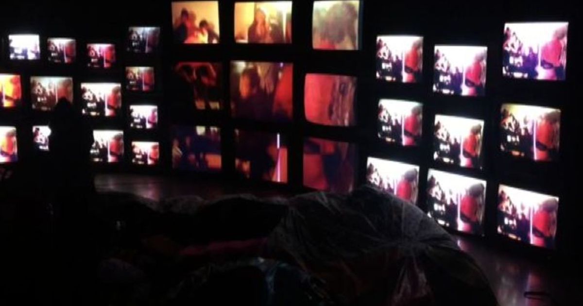 Dentro i Tanks della Tate Modern: una porta sul contemporaneo