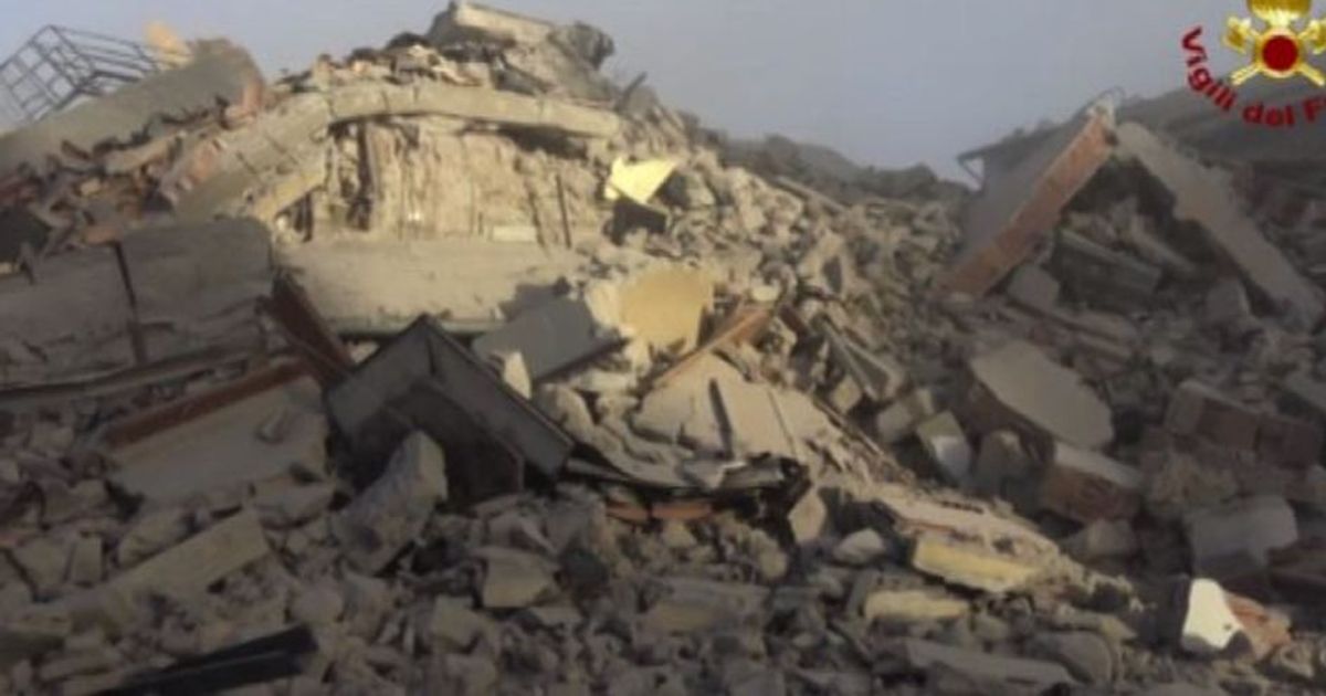 Sisma, la terra trema ancora: la devastazione a Norcia