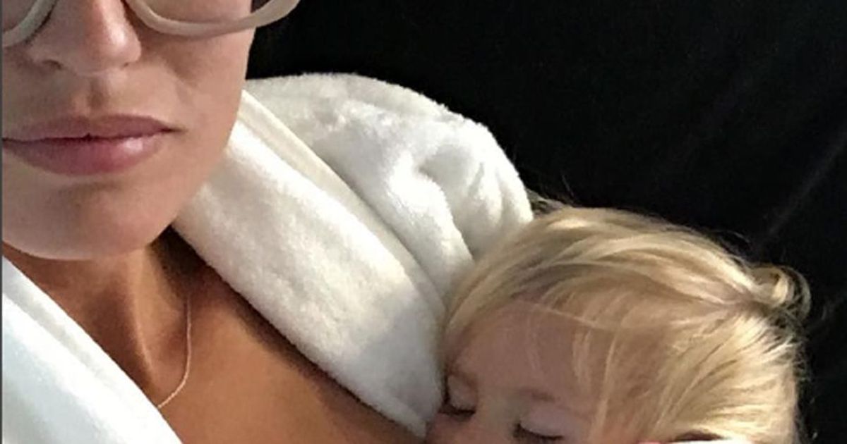 Bianca Balti “Allatto sempre, ci facciamo le coccole”