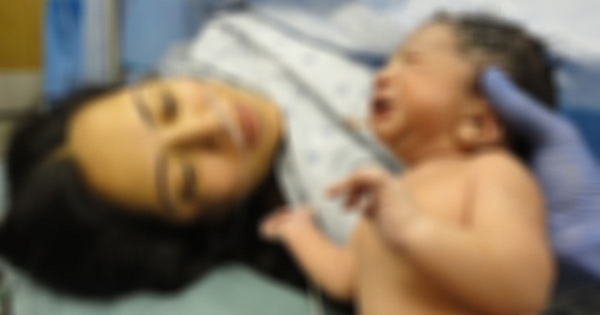 Critiche al parto cesareo: ecco la risposta di una mamma