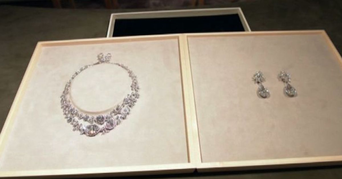 All’asta orecchini di diamanti record: valgono fino a 30 milioni