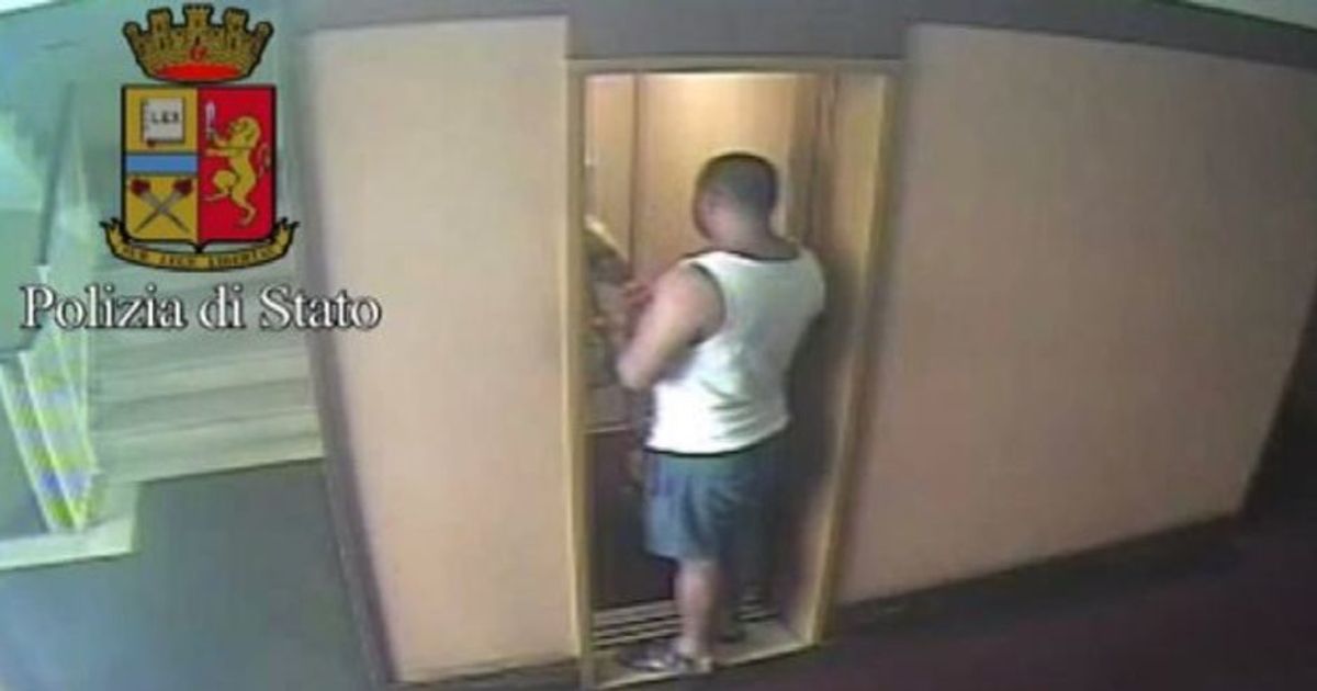 Pugni in faccia ad anziane per rapina: 30enne arrestato a Milano