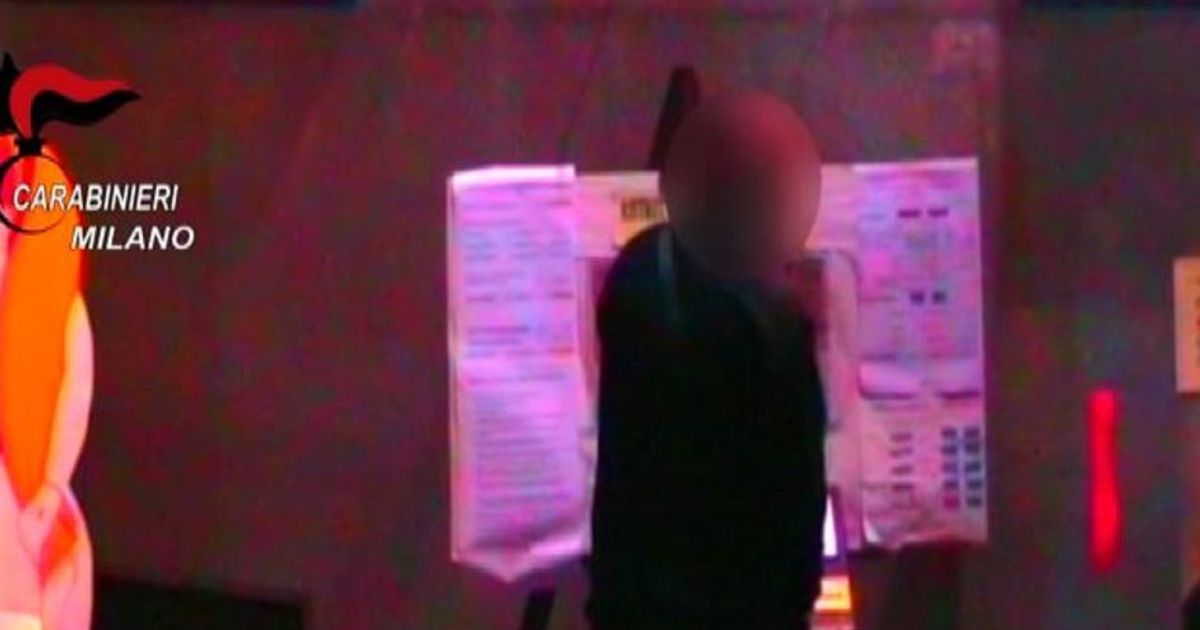 Rubano offerte in chiesa del Milanese con biadesivo: presi ladri