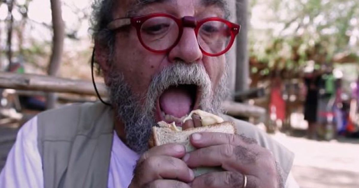 Giobbe Covatta mangia il pan… bambino, è campagna Amref