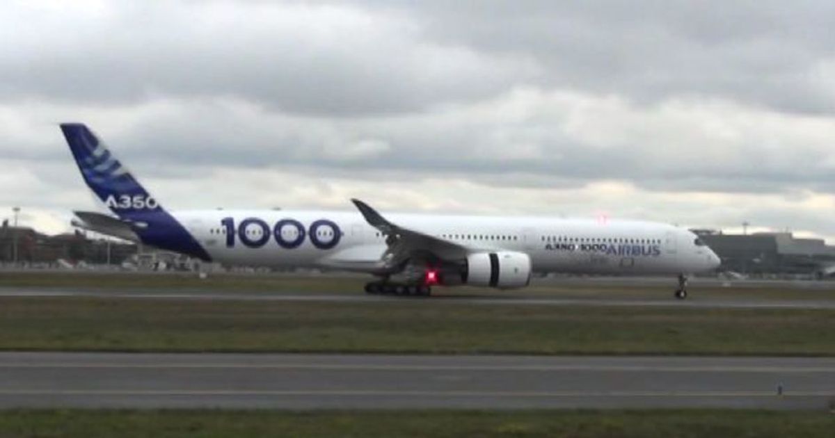 Airbus, primo volo dell’A350-1000: colosso da 366 passeggeri