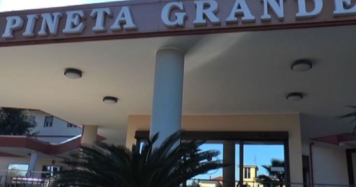 Neonata di poche ore abbandonata sul marciapiede a Villa Literno