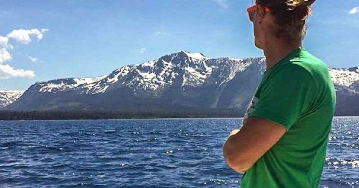 Un giovane ingegnere lascia tutto per girare il mondo a bordo di un furgone