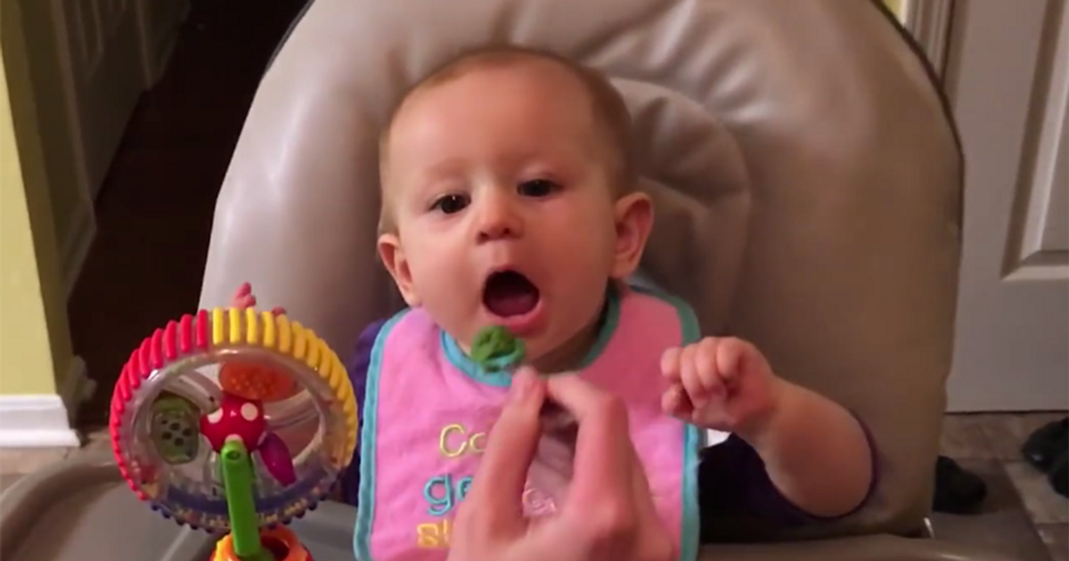 La reazione della bambina ai broccoli è da incorniciare