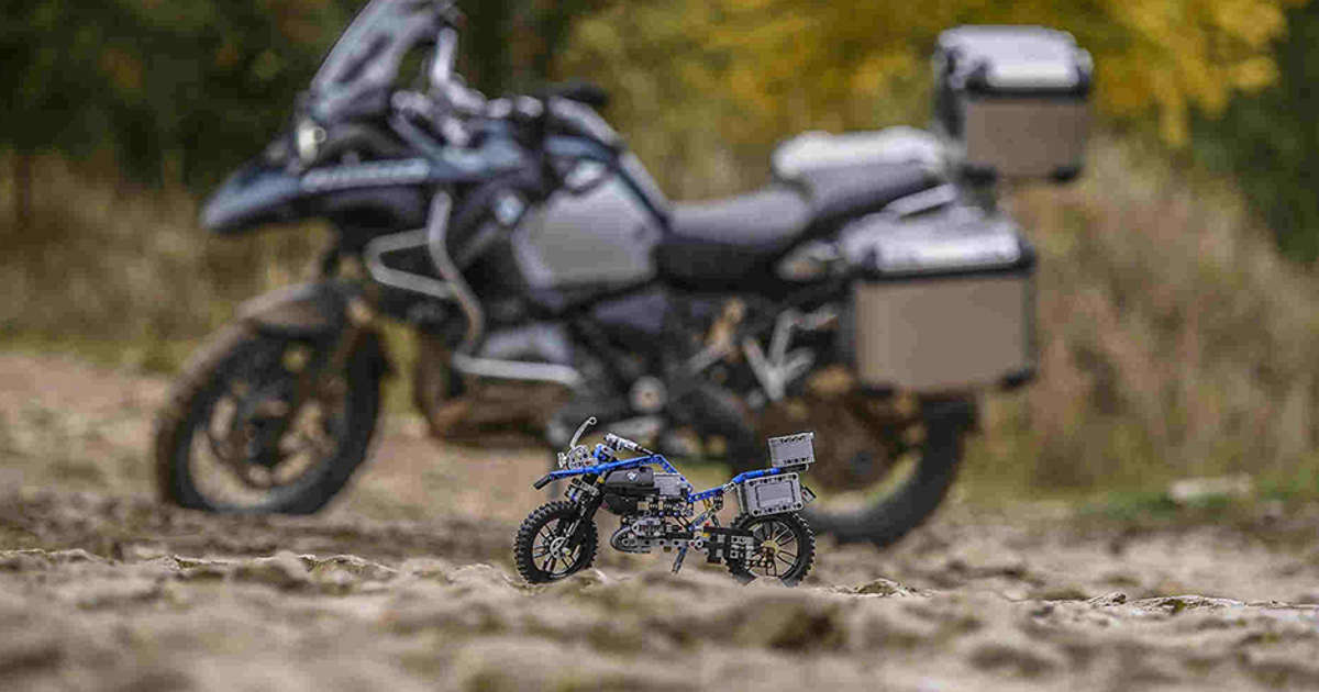 Così la Lego celebra la BMW R 1200 GS Adventure
