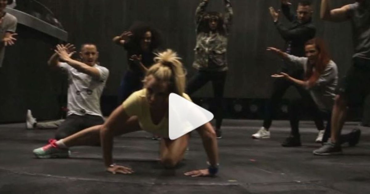 #MannequinChallenge: la moda del web contagia anche Britney Spears