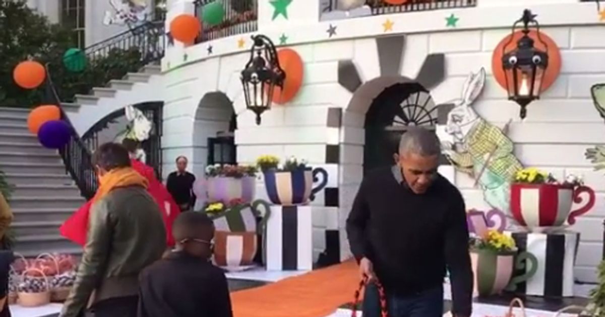 Obama canta Purple Rain in omaggio ad un piccolo “Prince”
