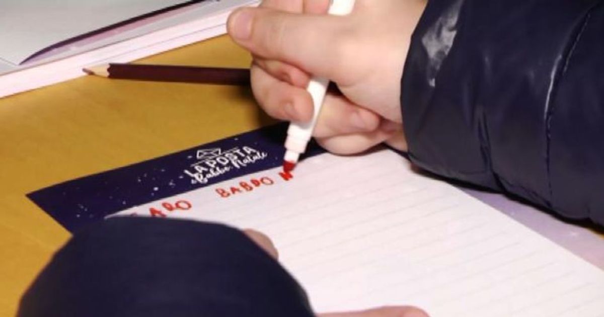 Poste rinnova la tradizione delle letterine a Babbo Natale