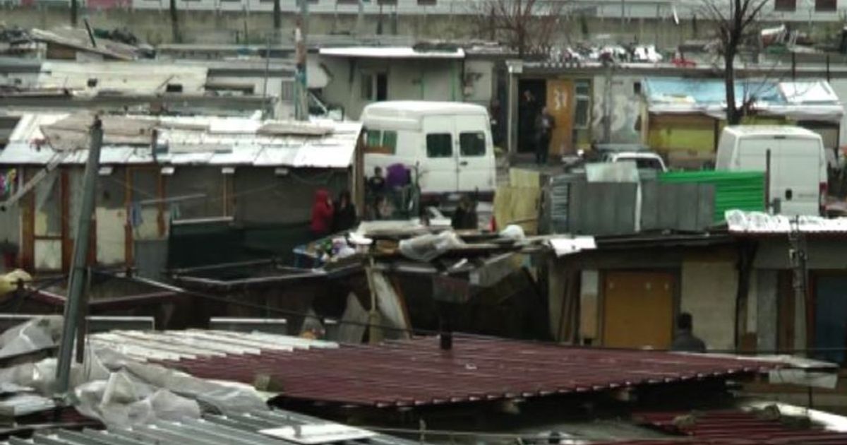 Tour nella periferia di Roma, deputati nel campo rom Via Salviati