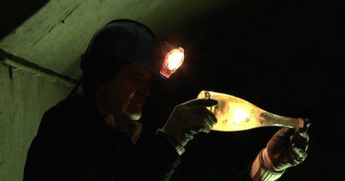 Nella vecchia miniera di talco la cantina ideale per le bollicine