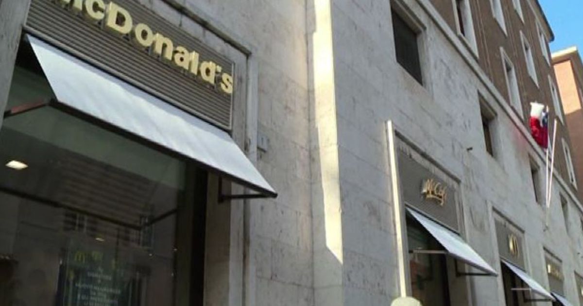 Apre il McDonald8217s a Borgo Pio a due passi dal Vaticano