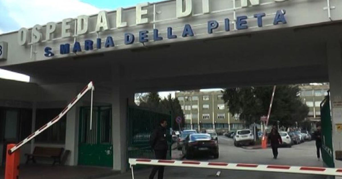 Pazienti in terra a Ospedale Nola, parla il direttore sanitario
