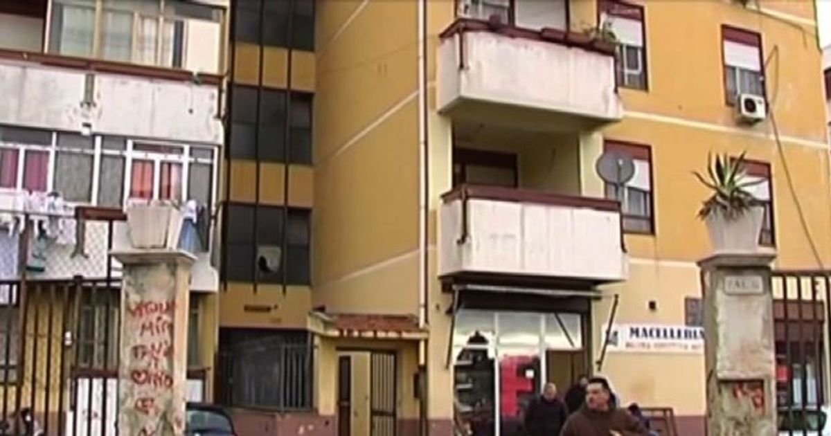 Messina, la ragazza ustionata sta meglio e difende l’ex