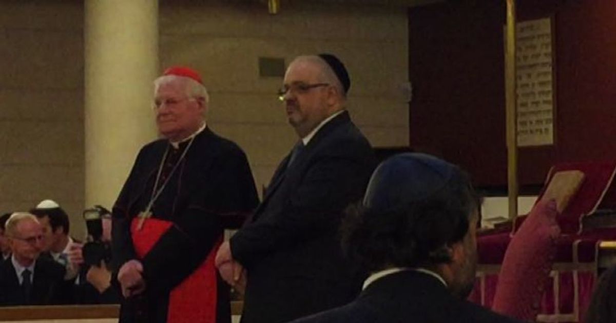 Milano, il cardinale Scola in sinagoga: dialogo anche con Islam