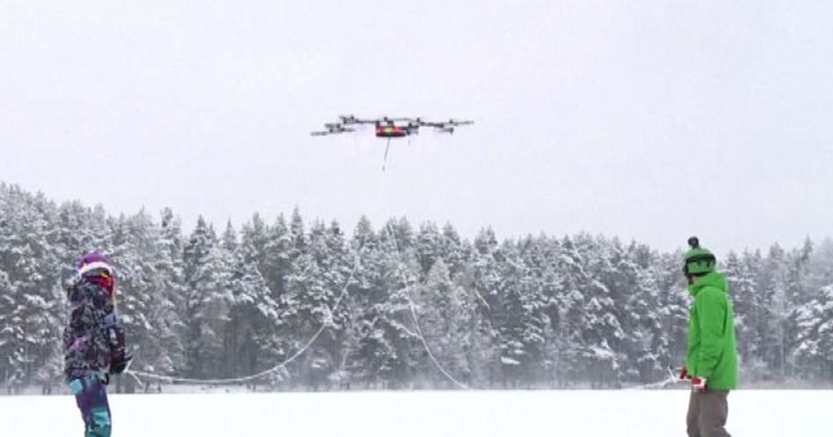 Sugli sci trainati dal drone: arriva il droneboarding