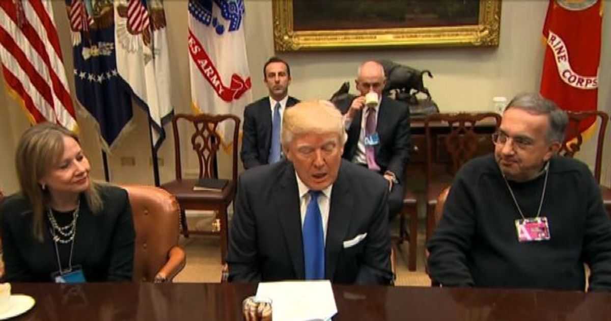 Trump vede i produttori di auto: costruite e assumete negli Usa