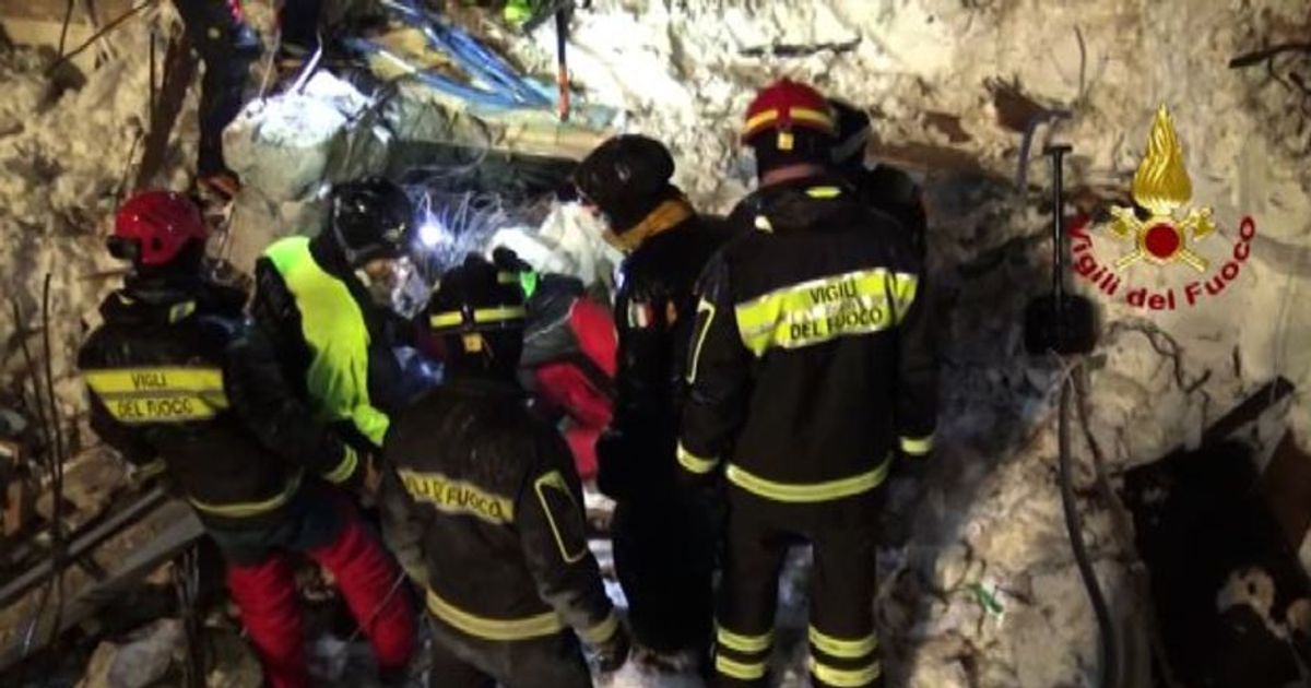 Valanga Rigopiano, trovati altri 3 cadaveri: 21 vittime accertate