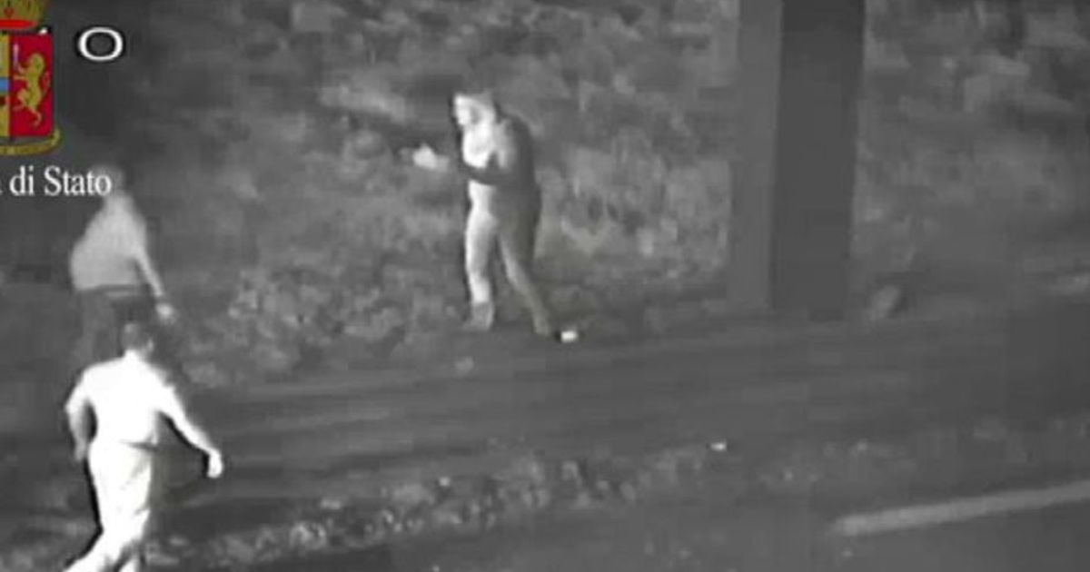 La telecamera sorveglianza riprende la tragedia del bus ungherese