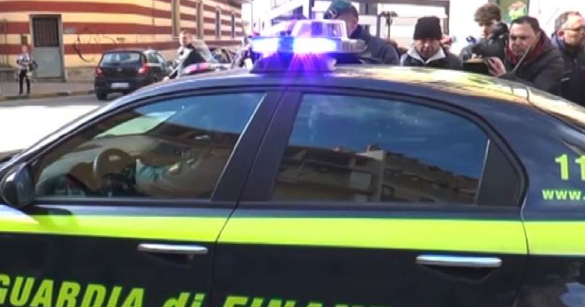 Vendevano armi a Libia e Iran: arrestati tre italiani
