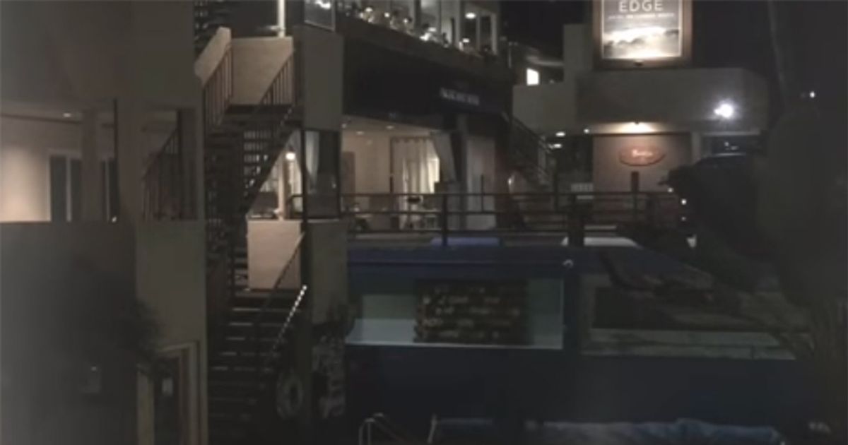 Lo Youtuber famoso per i tuffi in piscina dai tetti sbaglia